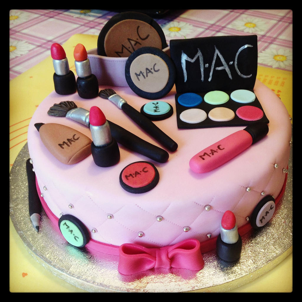 Simple Makeup Cake Design